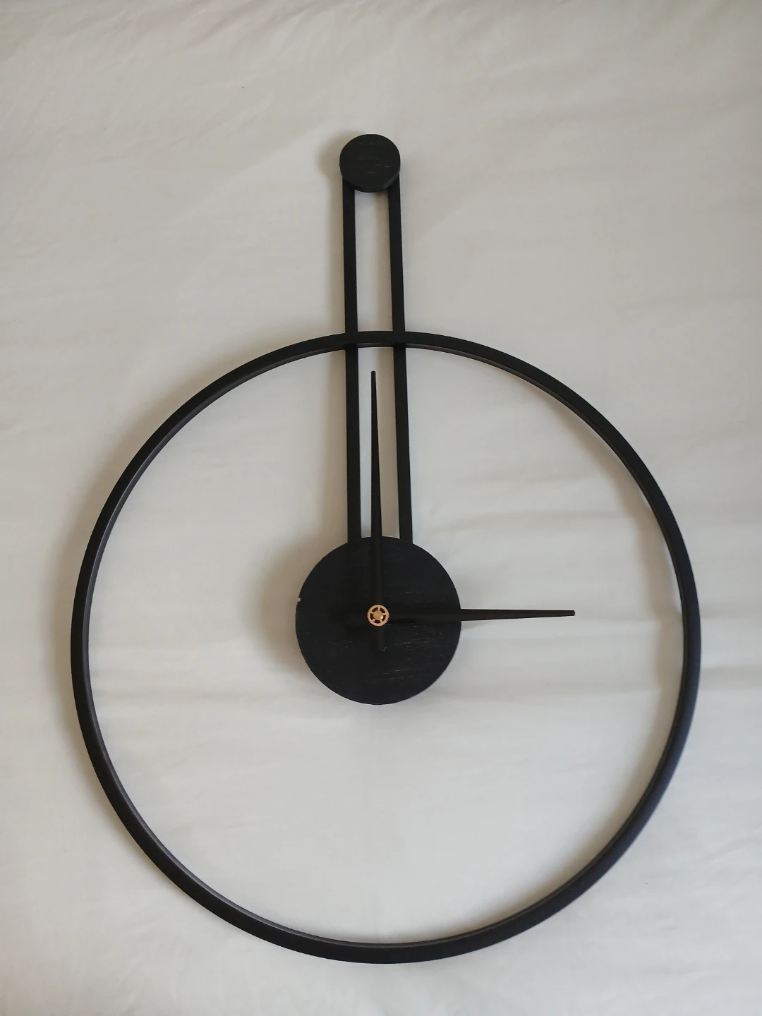 Metal Modern Black Wall Clock