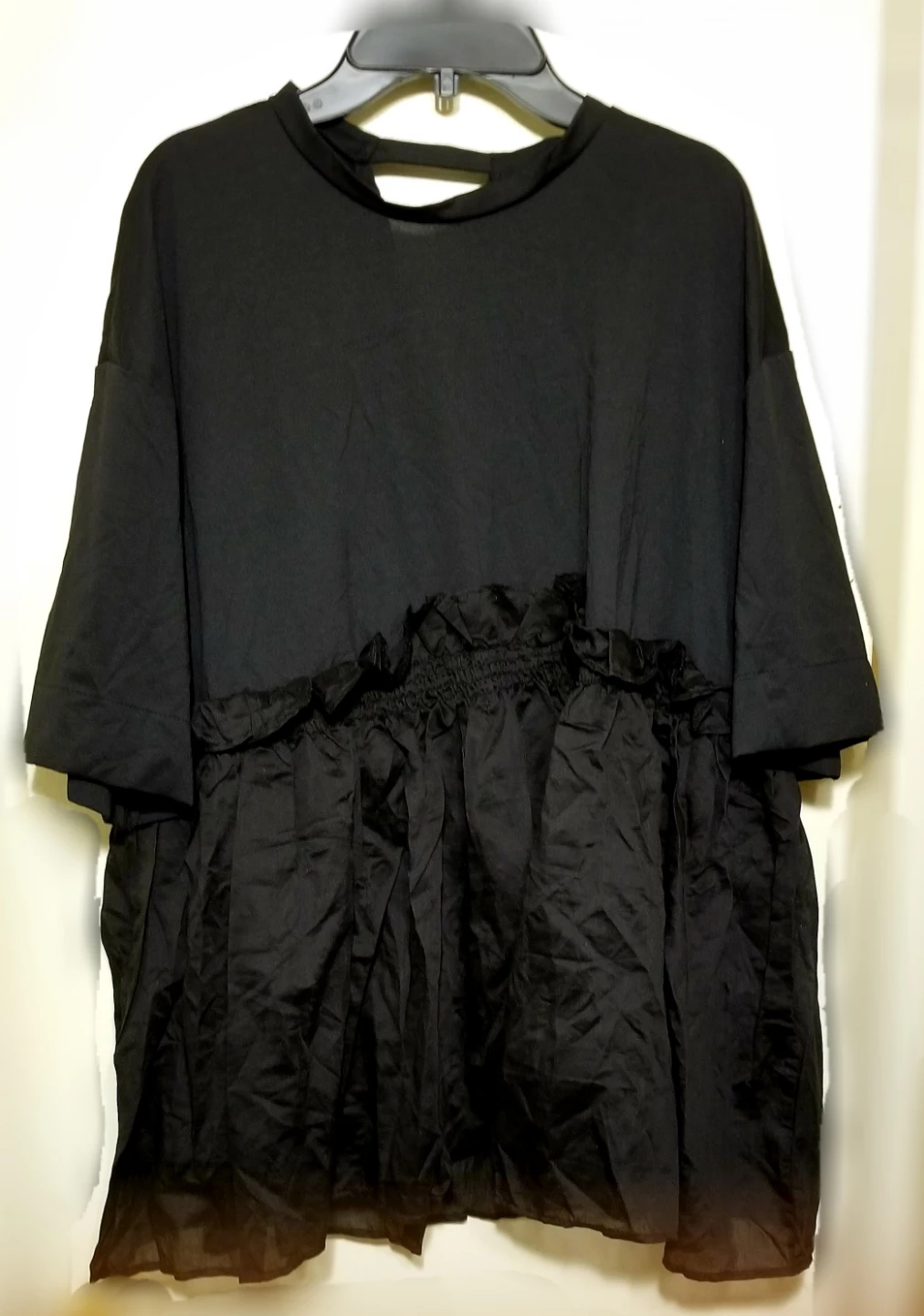 NWOT Women's Black Tunic Top with Ruffle Blouse ⚽