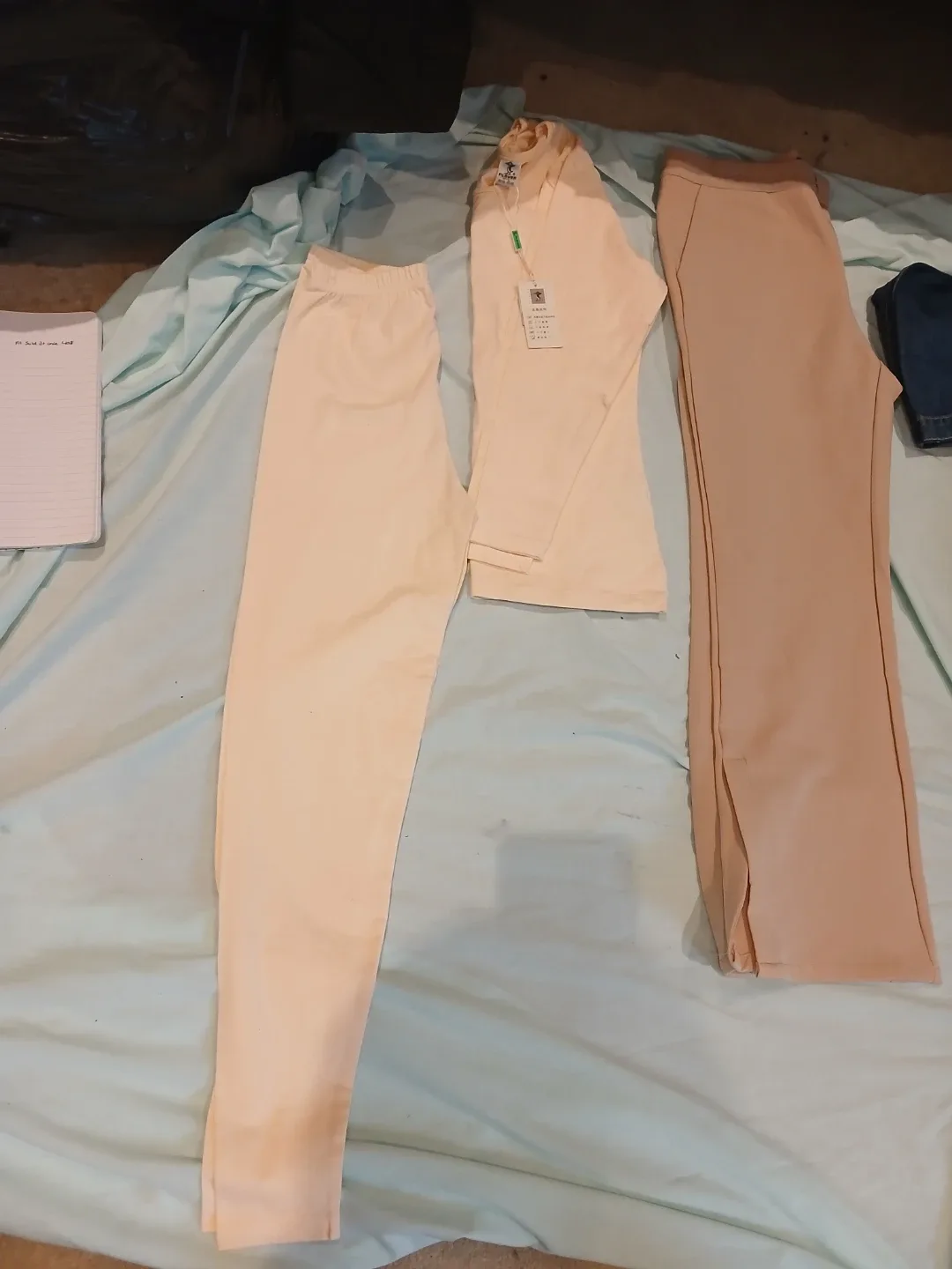 Cream & Beige Leggings/Pants Set