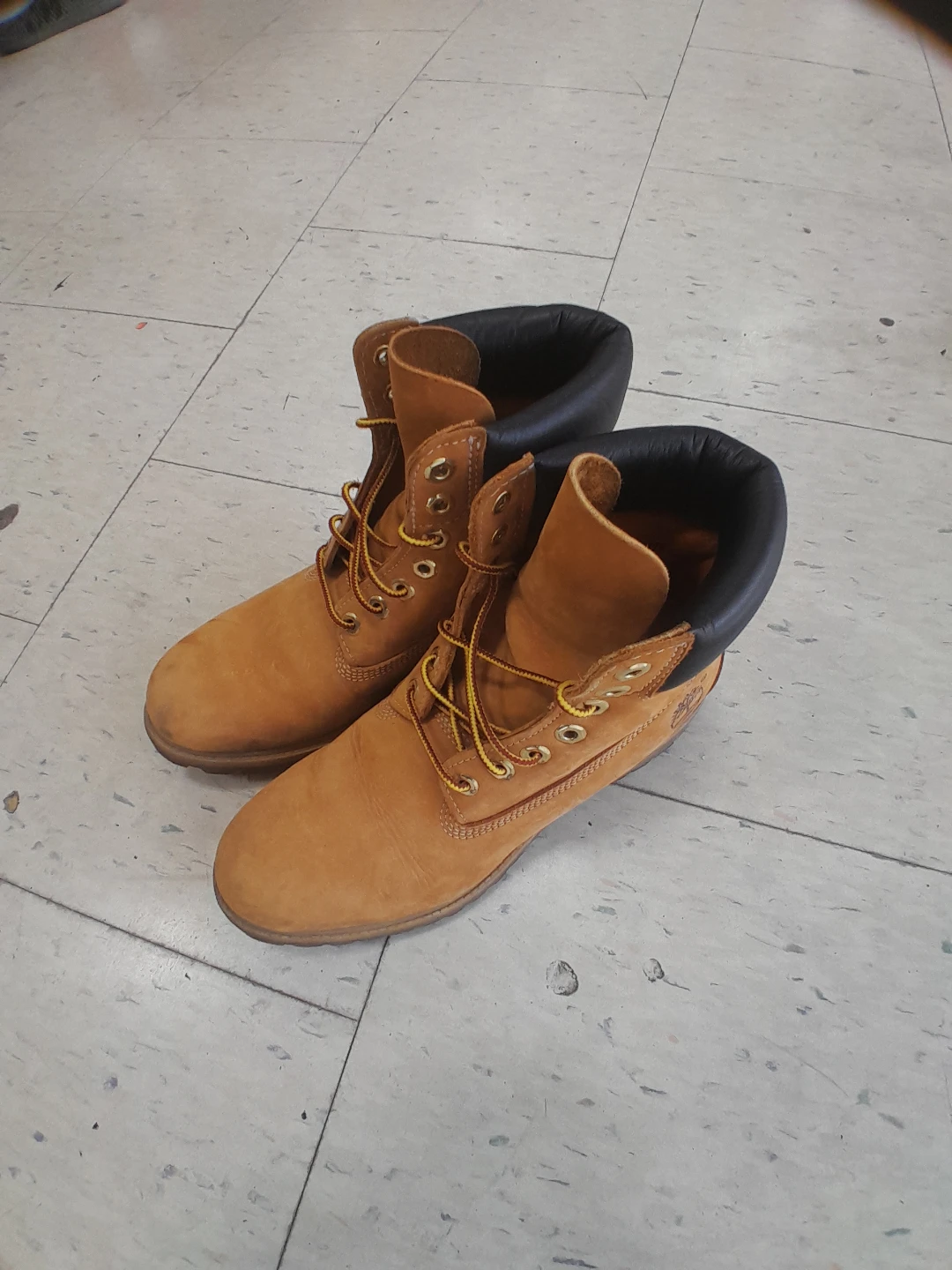 Timberland Classic 6-Inch Premium Waterproof Boots  Size 8 - photo 2