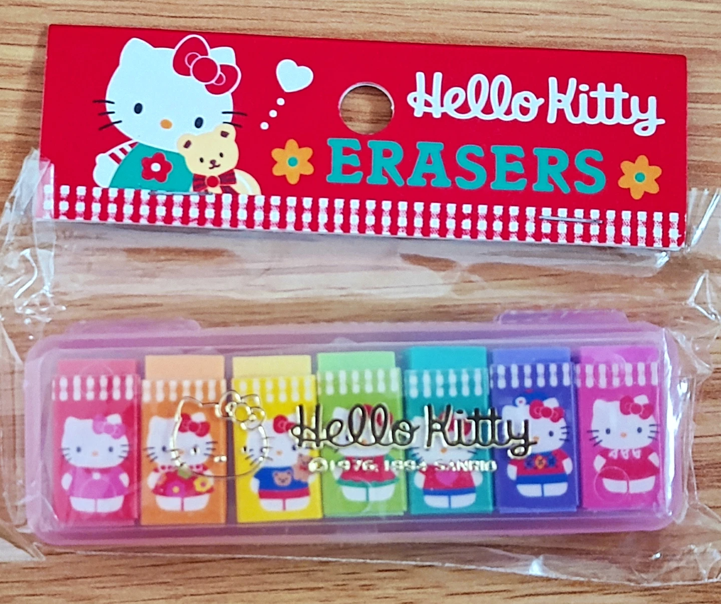 BNIB Vintage Sanrio Hello Kitty Rainbow Eraser Set (7 Pack)