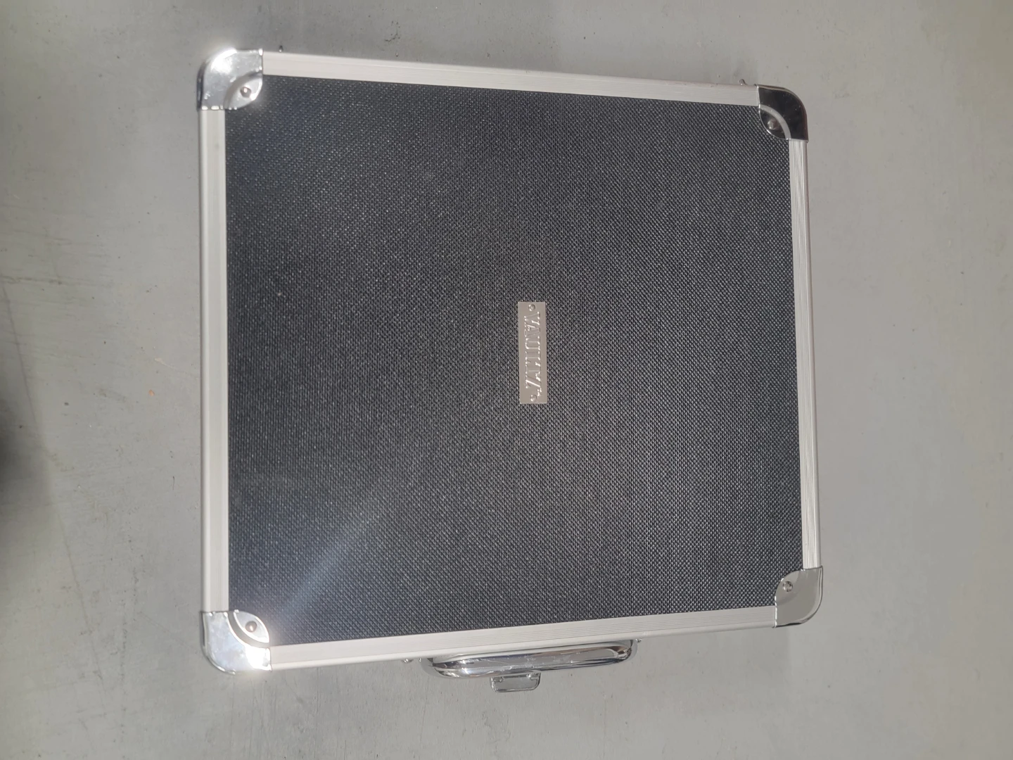 VAULTZ Locking Media Binder