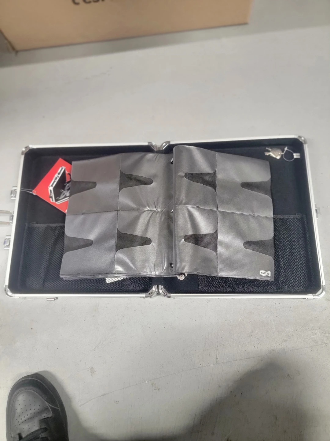 VAULTZ Locking Media Binder - photo 2