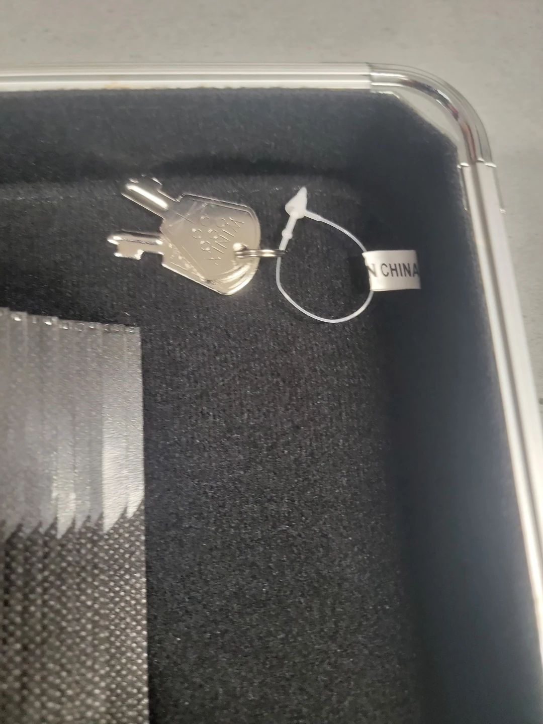 VAULTZ Locking Media Binder - photo 3