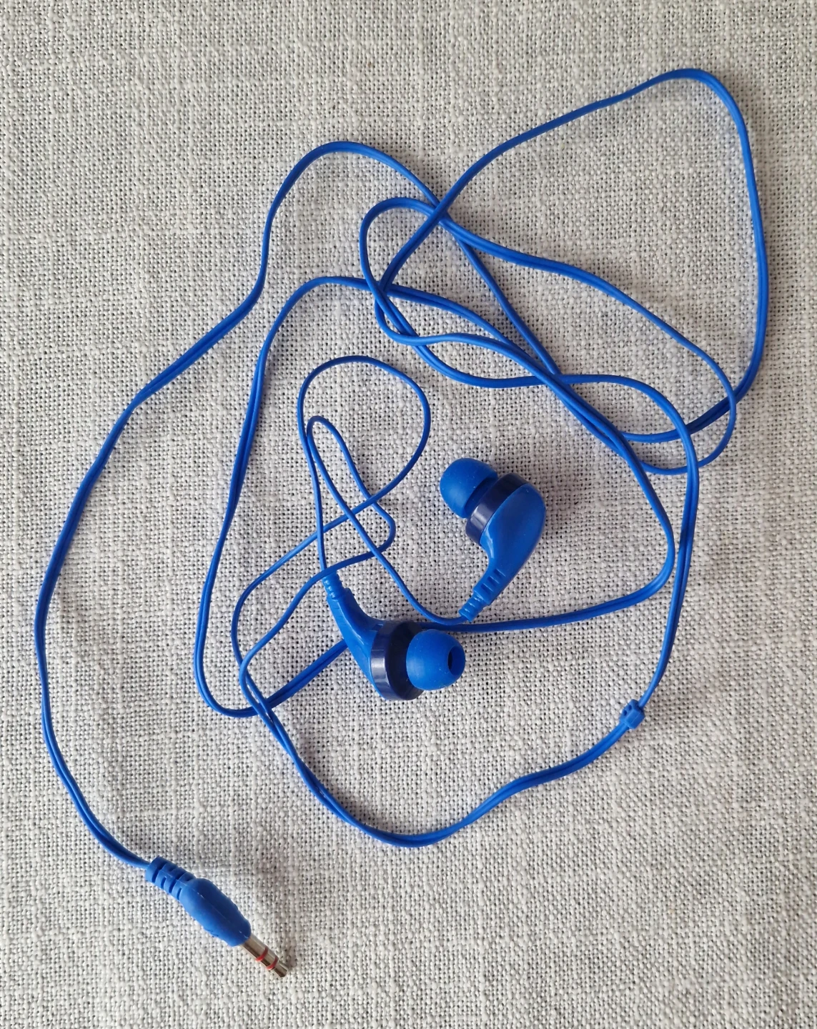 ⚽ Blue Wired Earbuds