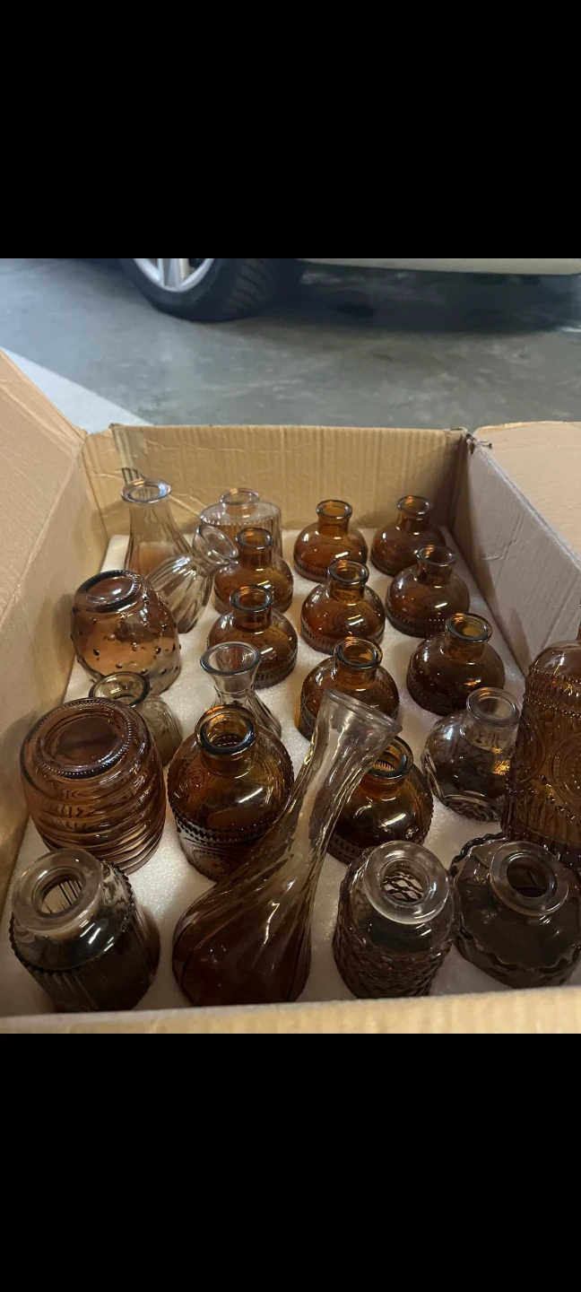 Amber Glass Bud Vases/Vintage hardcover books - photo 3