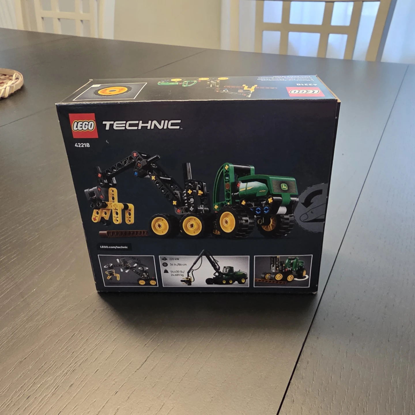 LEGO Technic John Deere 1470H Wheeled Harvester 42218 - photo 3