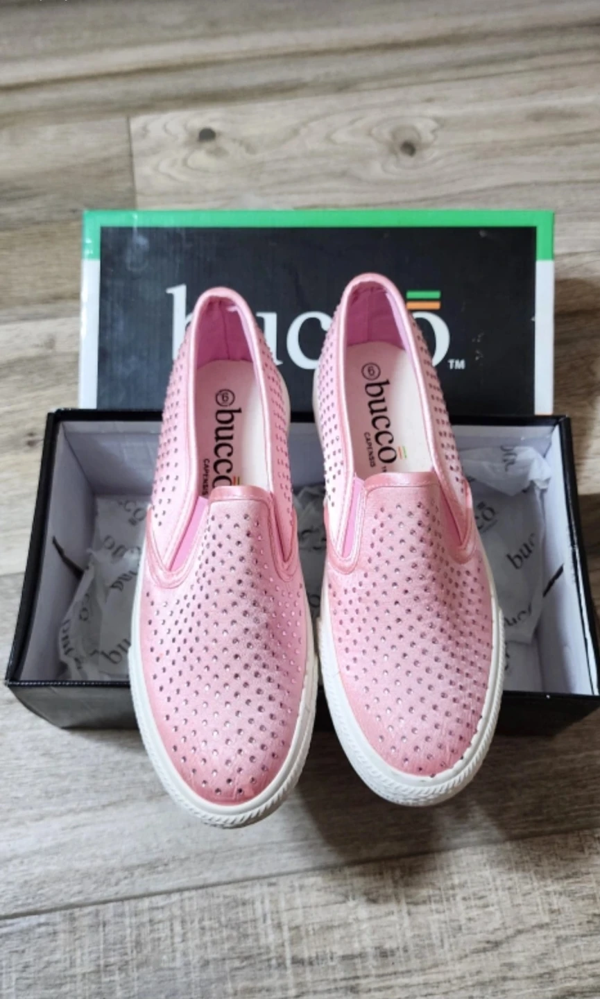 Bucco Capensis Pink Slip-On Sneakers⚽