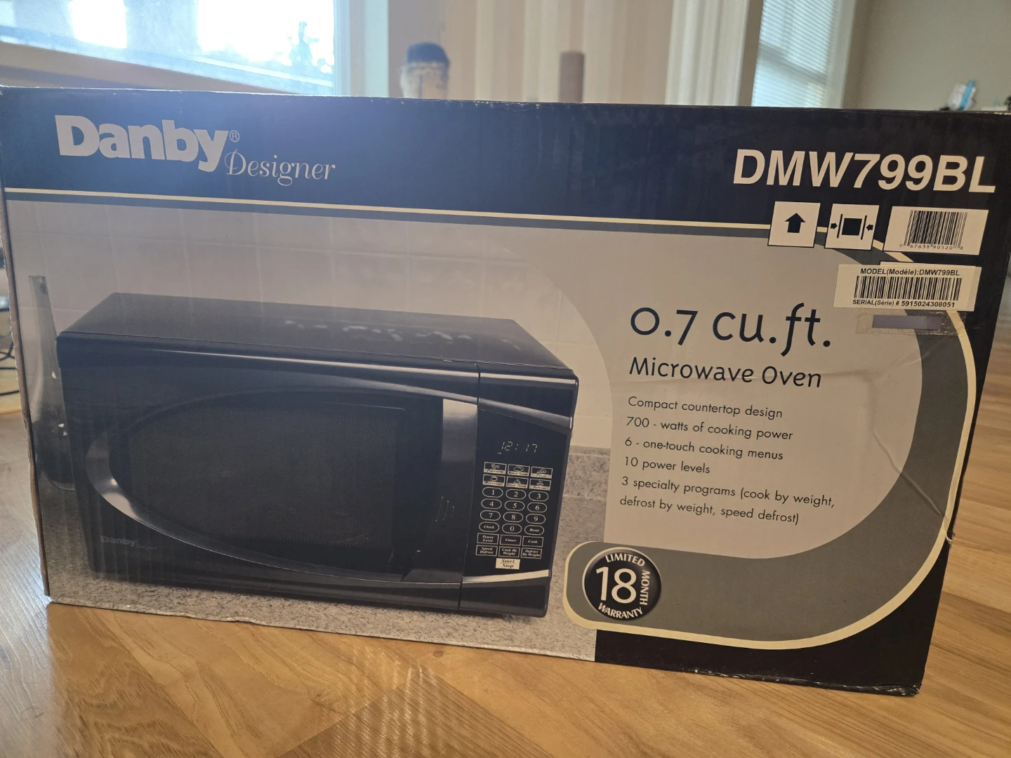 Danby Designer DMW799BL 0.7 cu.ft. Microwave Oven