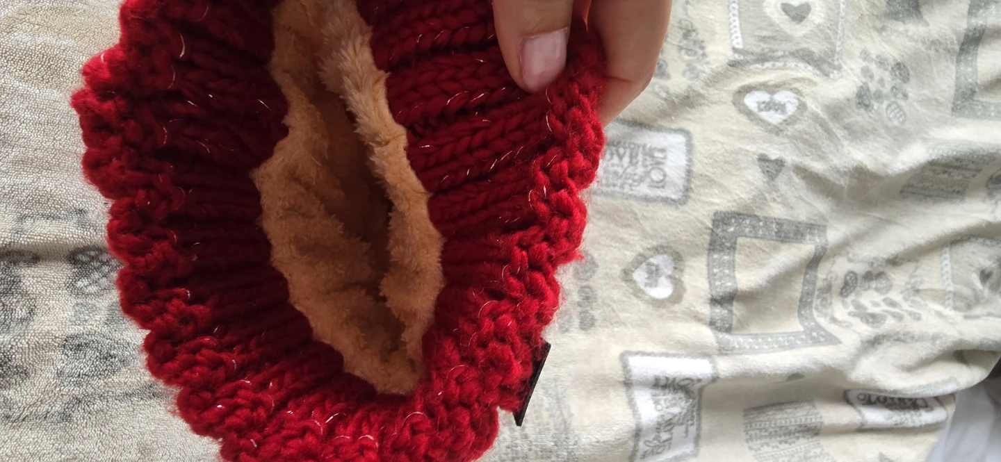 Bundle of 3 knitted beanies