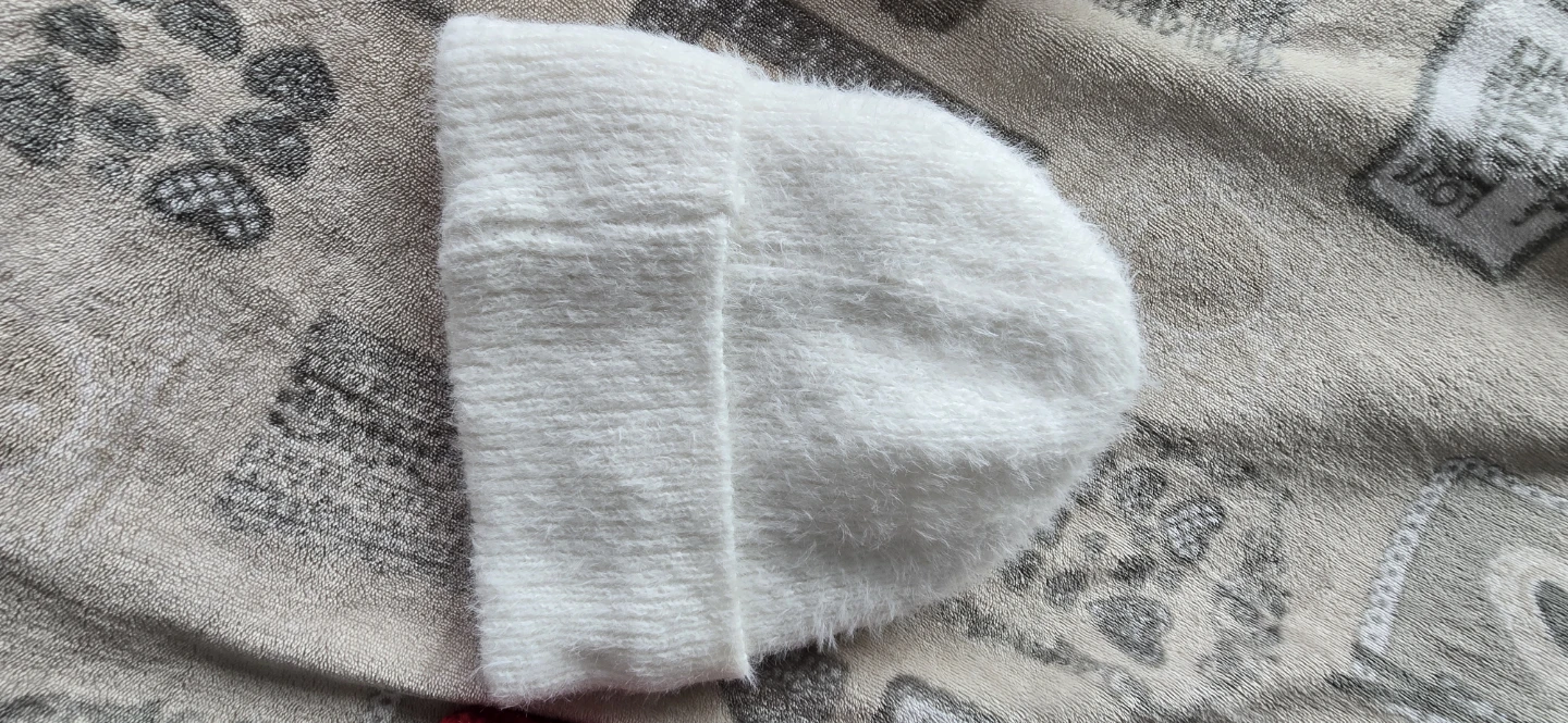 Bundle of 3 knitted beanies - photo 4