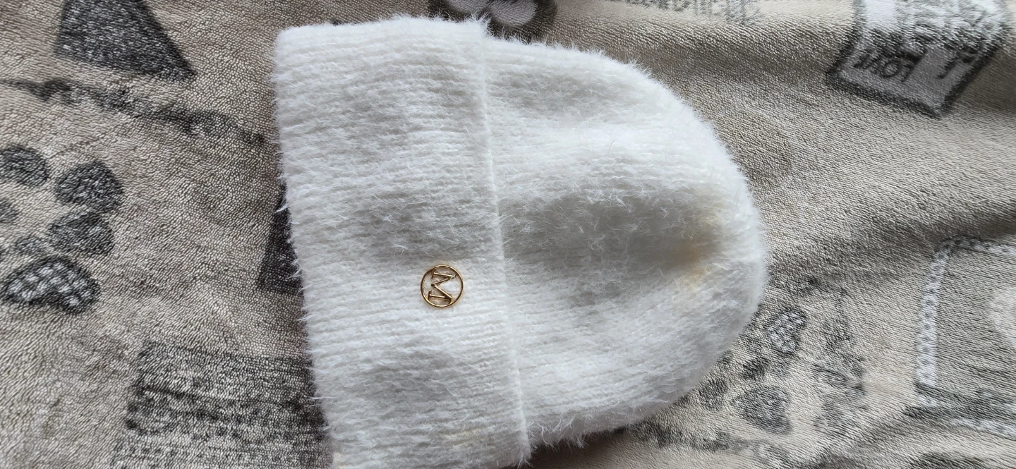 Bundle of 3 knitted beanies - photo 5