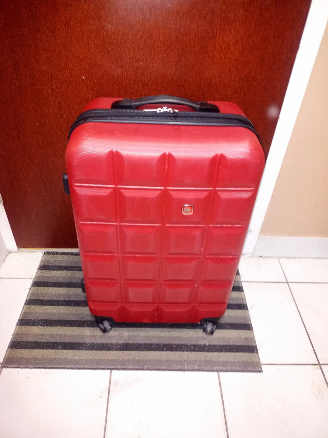 Swiss Gear Luggage With Swivel Wheels