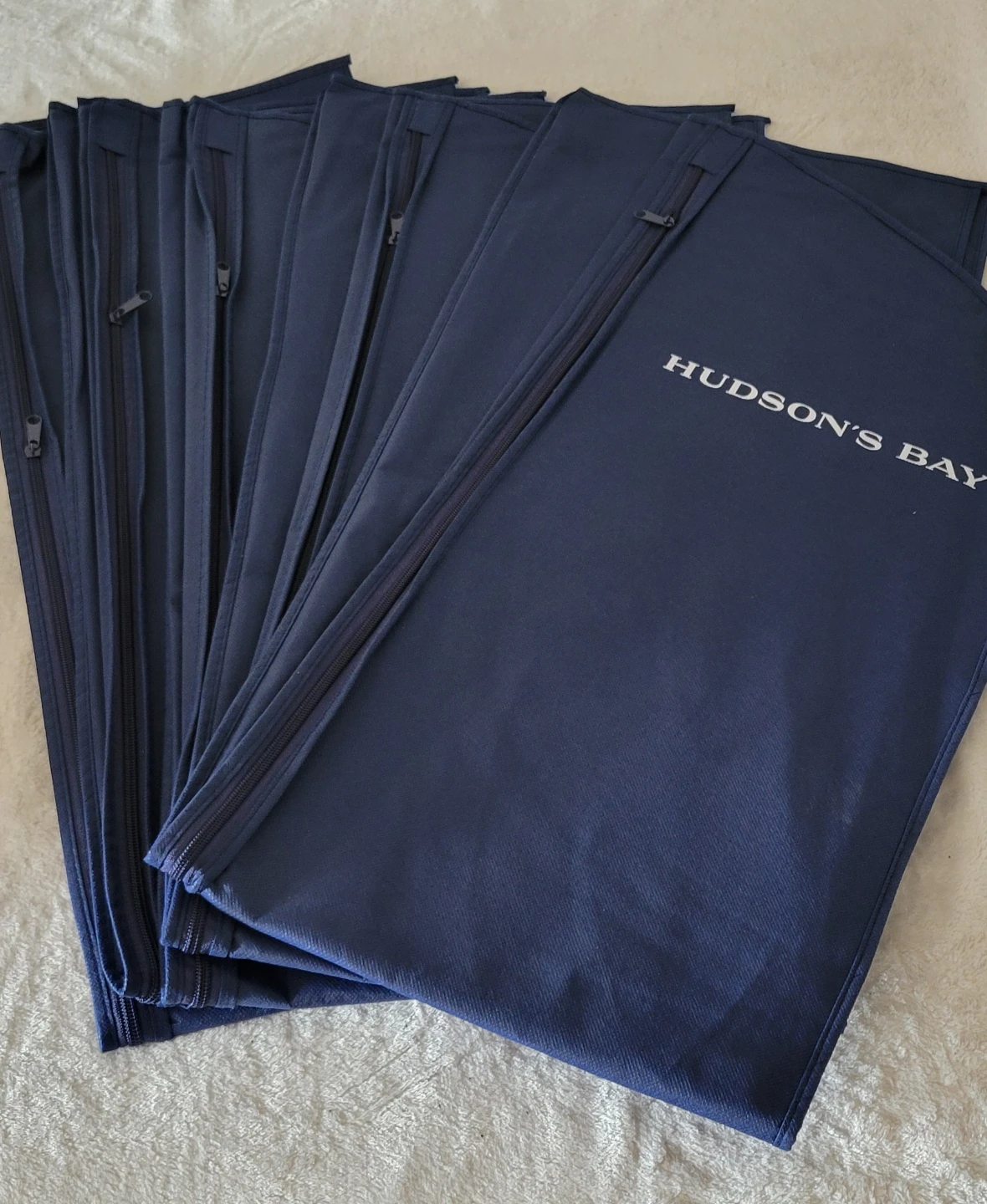Hudson's Bay Garment Bags/ Travel bags ⚽ - photo 5