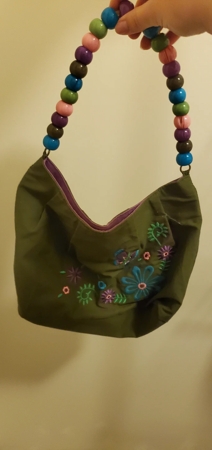 Shoulder bag with beads