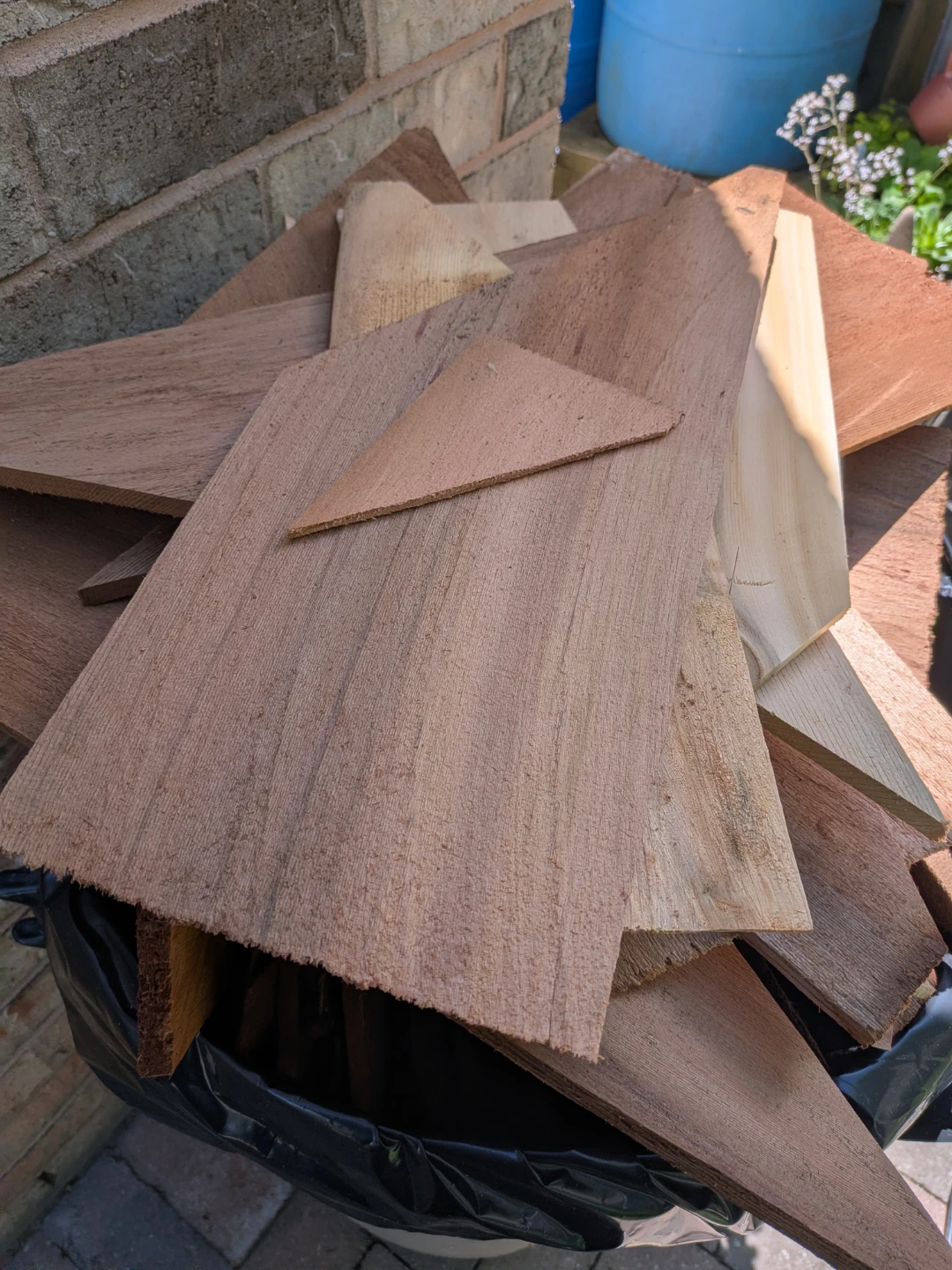 Free cedar shingle cut offs - photo 2