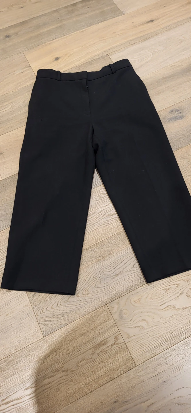 Aritzia Babaton Black Wide-Leg Cropped Pants - photo 5