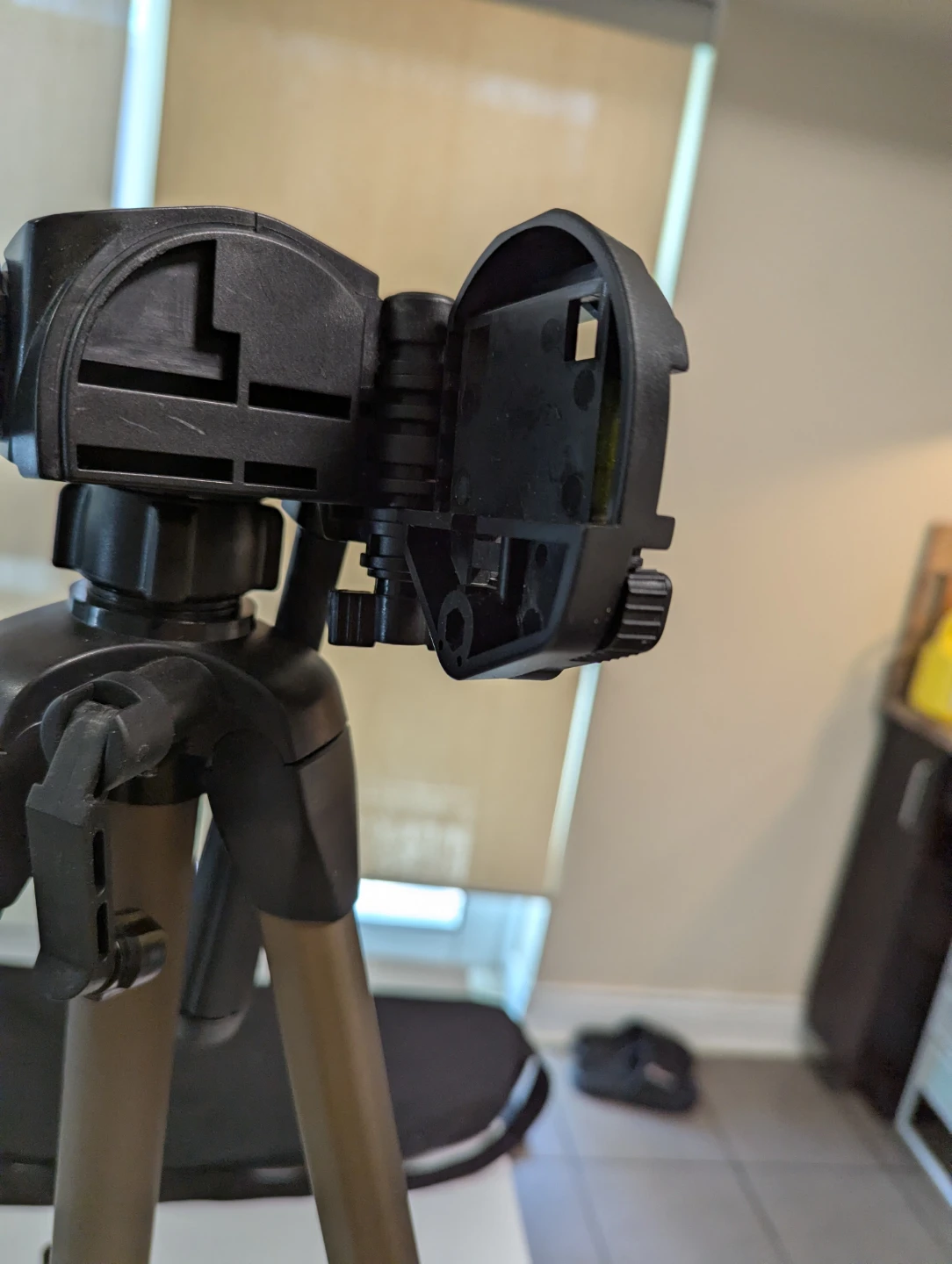 DYNE 3-Section Tripod with Bag - photo 3