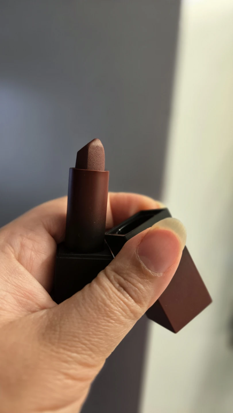 Huda beauty lipstick Ladies night - photo 2
