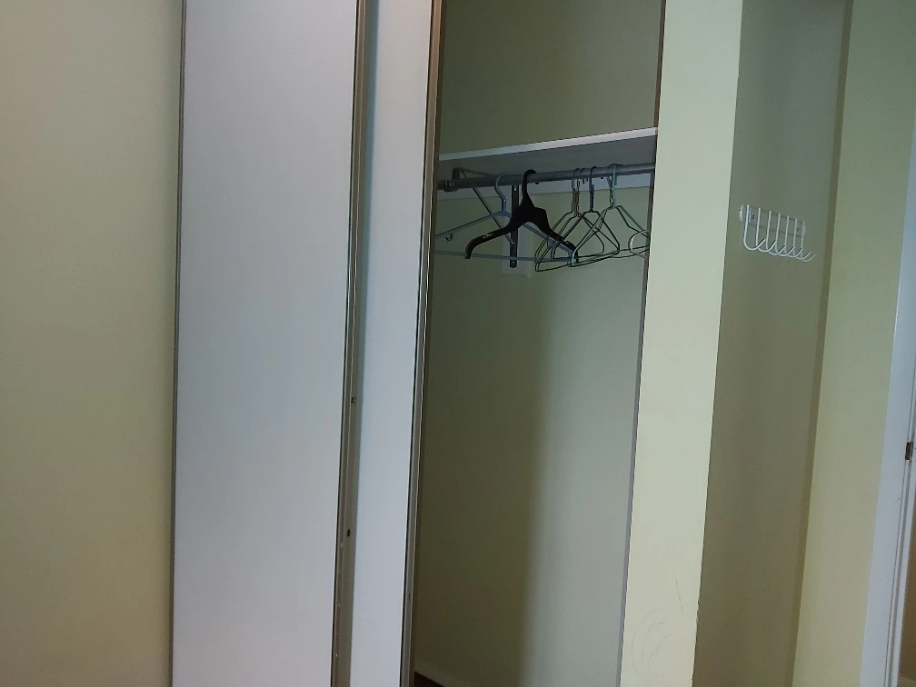 + Den for Rent | King George SkyTrain | $850 - photo 3