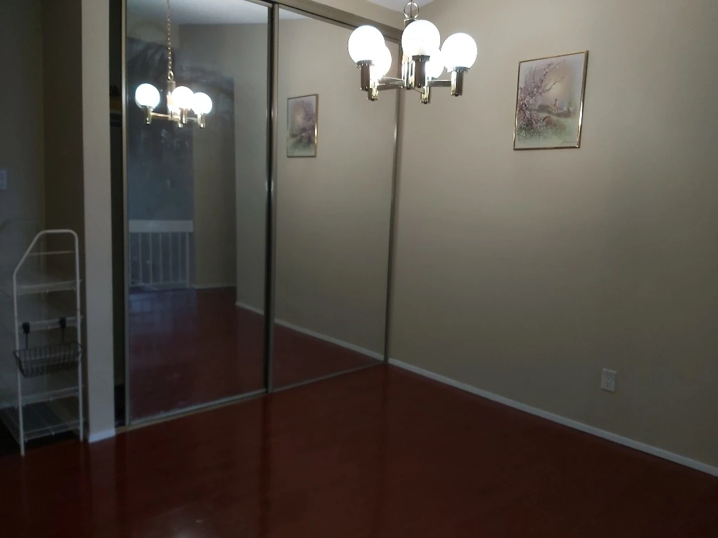 + Den for Rent | King George SkyTrain | $850 - photo 4
