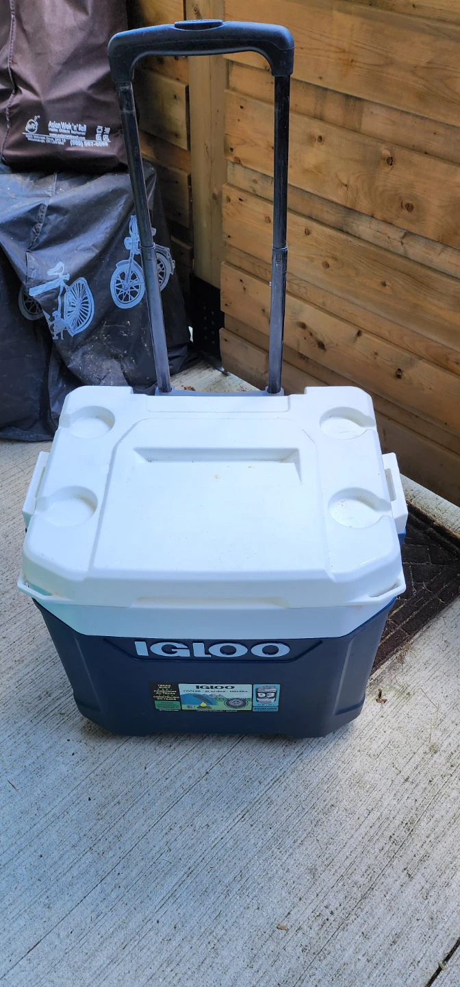 Igloo Latitude 60 Roller Cooler
