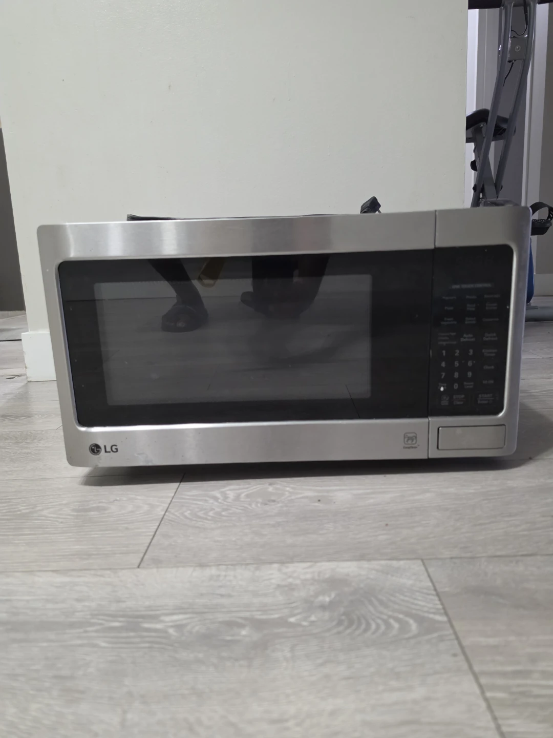 LG Stainless Steel Microwave - photo 5