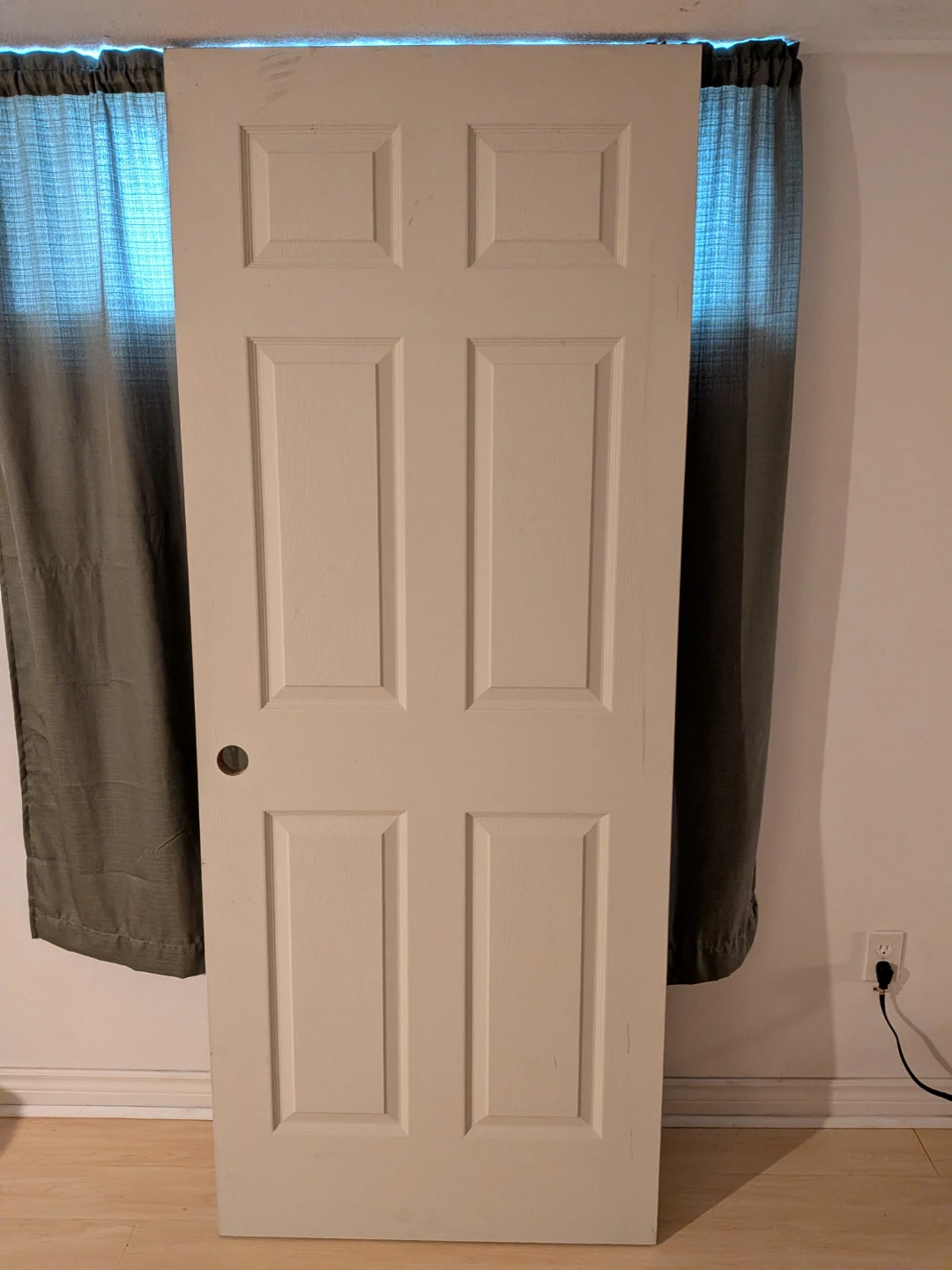 Interior Six-Panel Door - 32 x 80" - photo 2