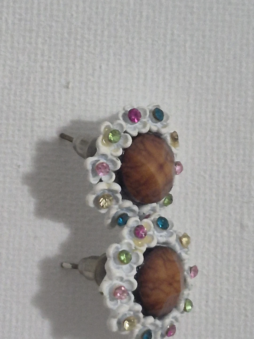 Pair of stud earrings - photo 5