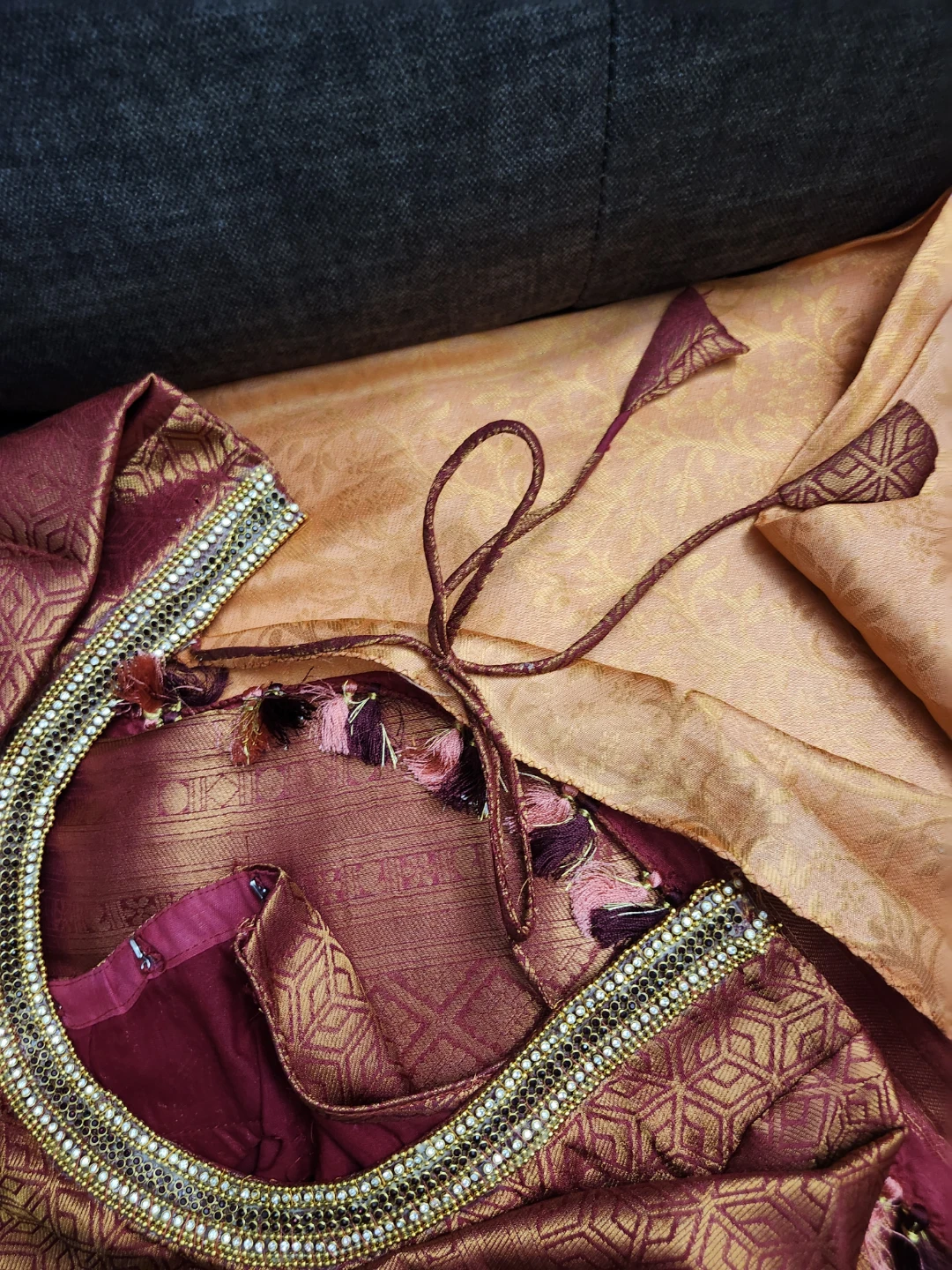 Designer Silk Saree with Embellished Blouse - photo 2