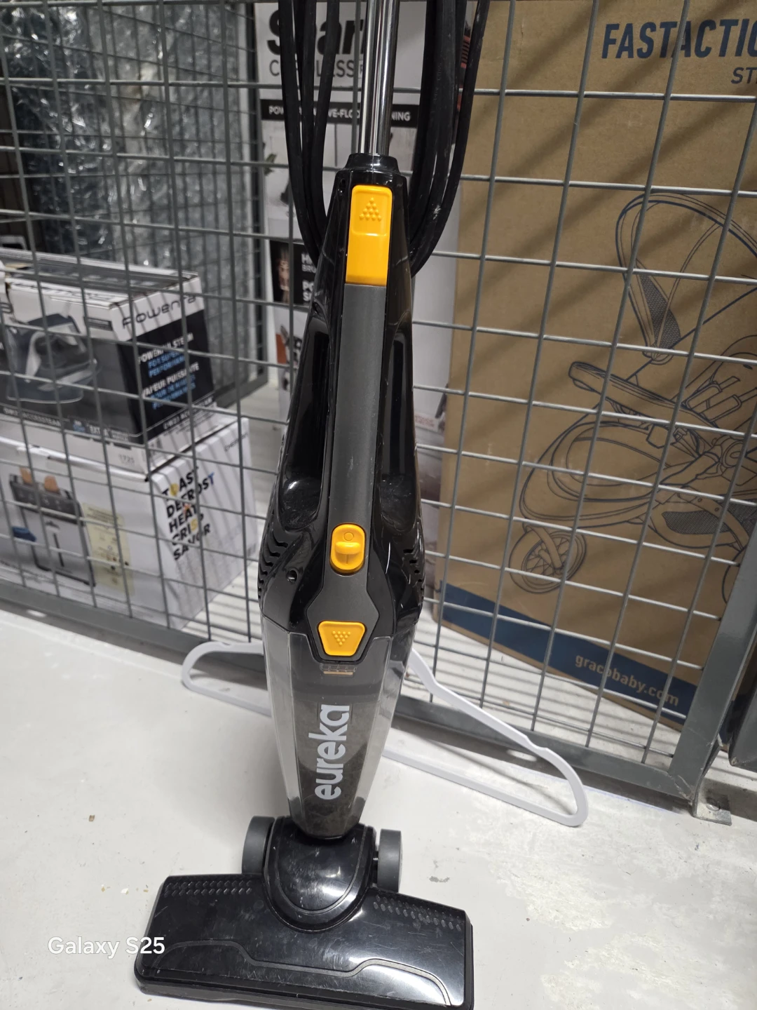 Eureka Stick Vacuum Cleaner - photo 3