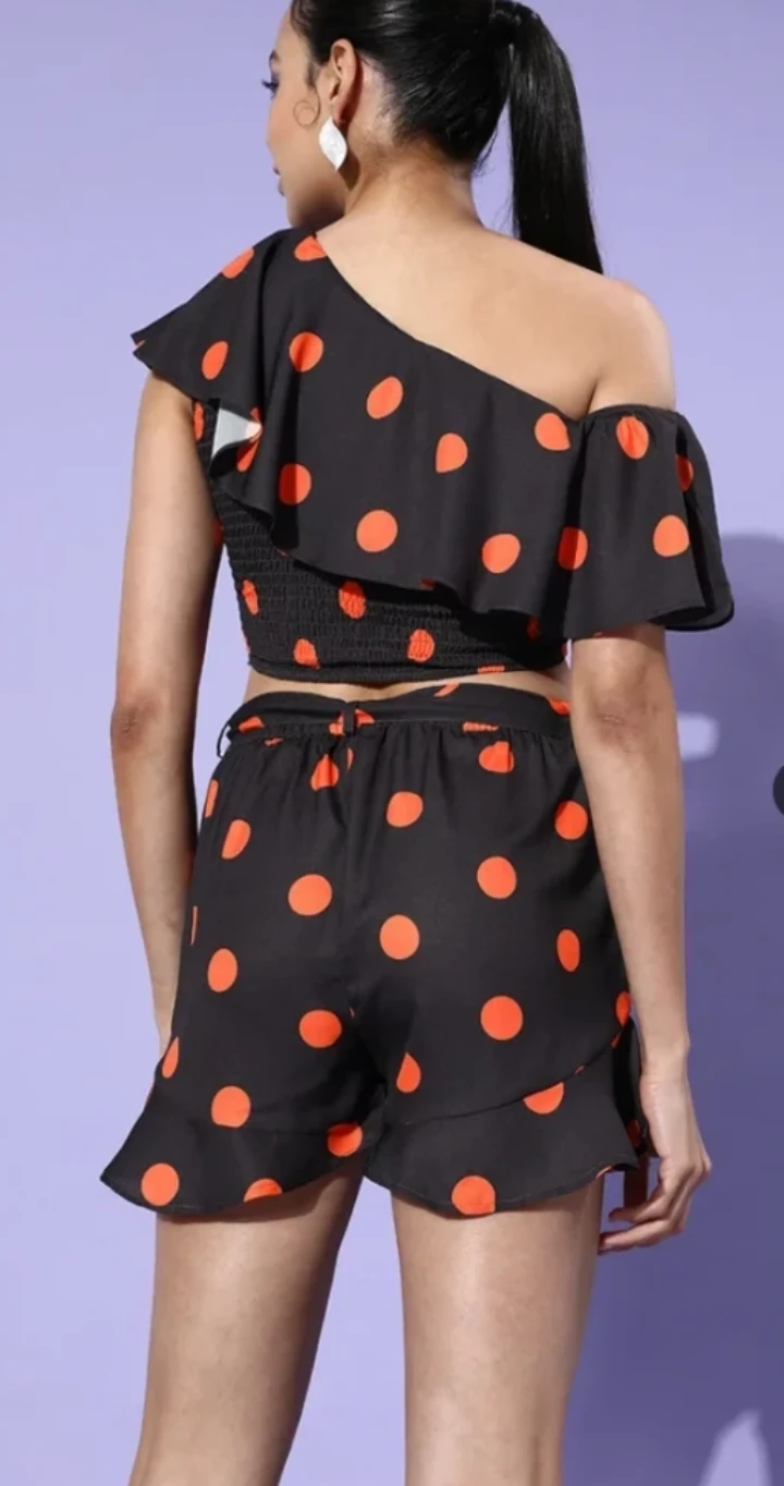 Black polka dot crop top and shorts set - photo 2