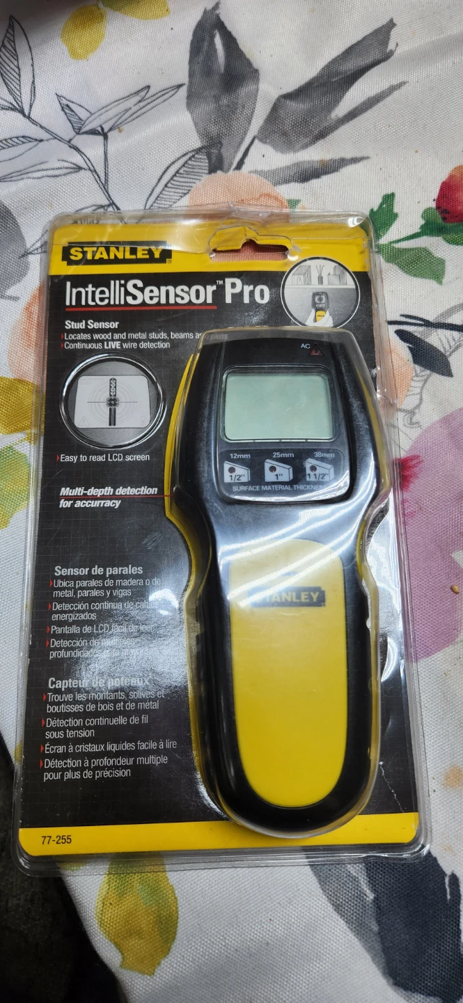 Brand new Stanley IntelliSensor Pro Stud Sensor
