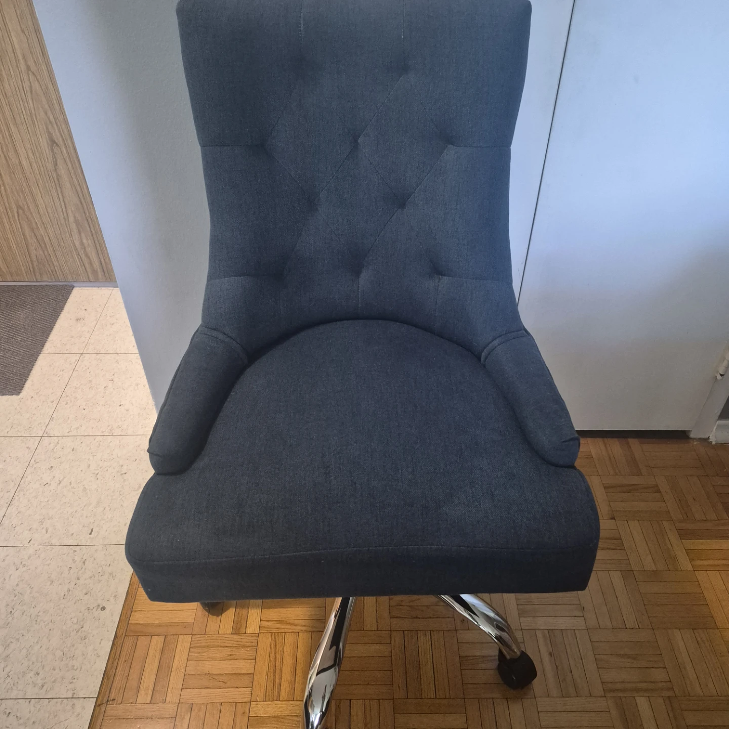 💺 Tufted Office Chair – $20 (Needs to go ASAP!) - photo 2