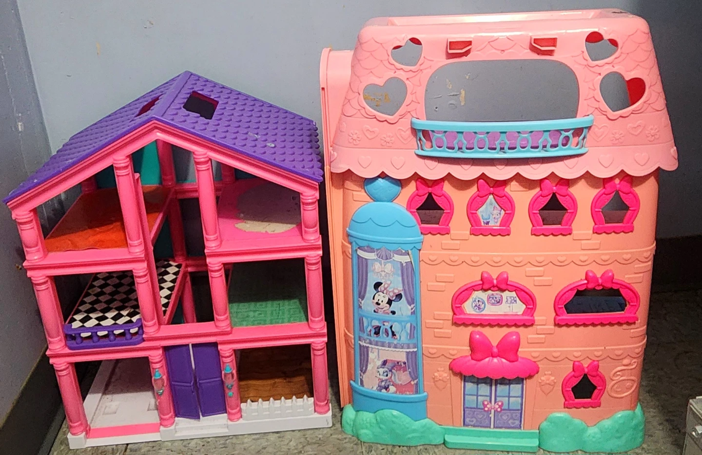 Dos Casas de Muñecas.