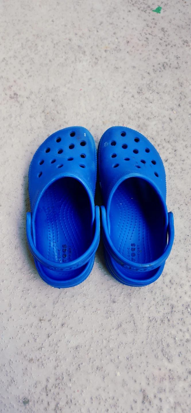 Kids Crocs size 12 - photo 2