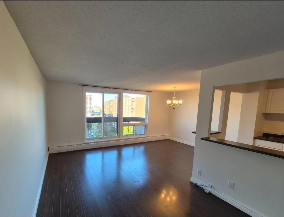 Beautiful 2 bedroom 1 washroom Condominium available to rent