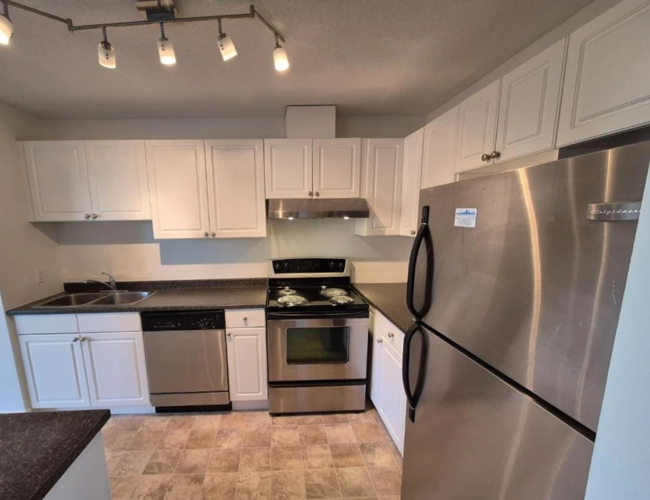 Beautiful 2 bedroom 1 washroom Condominium available to rent - photo 4