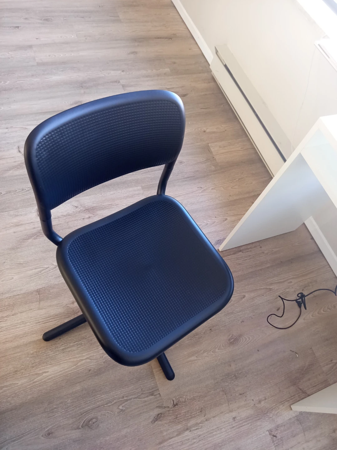 Ikea desk and chair set - photo 2