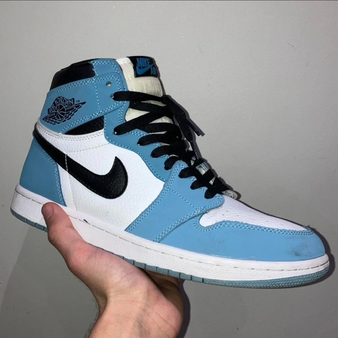 Nike Air Jordan 1 High OG - photo 2