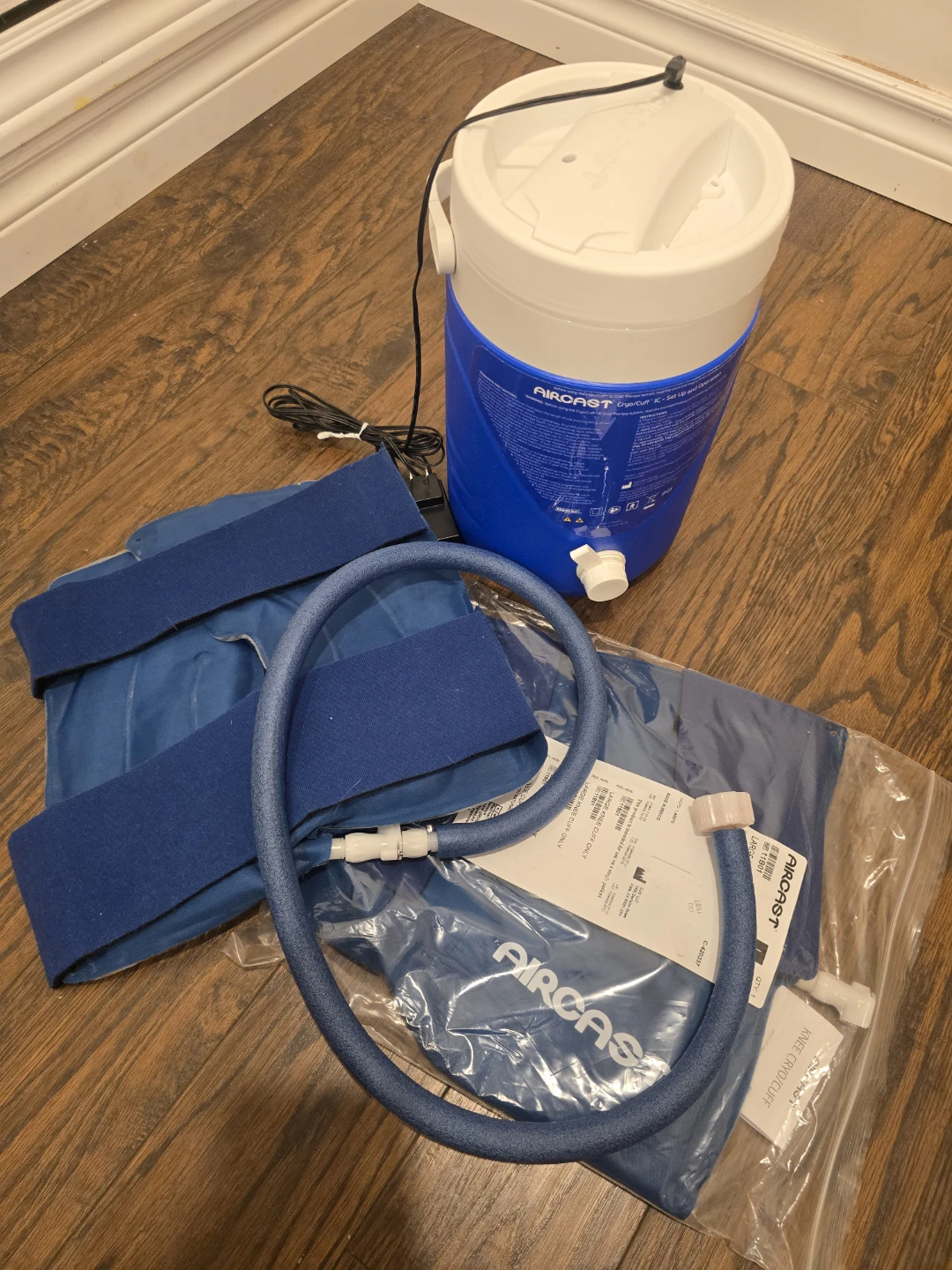 Aircast Cryo Cuff IC Cooler with Knee Cuff