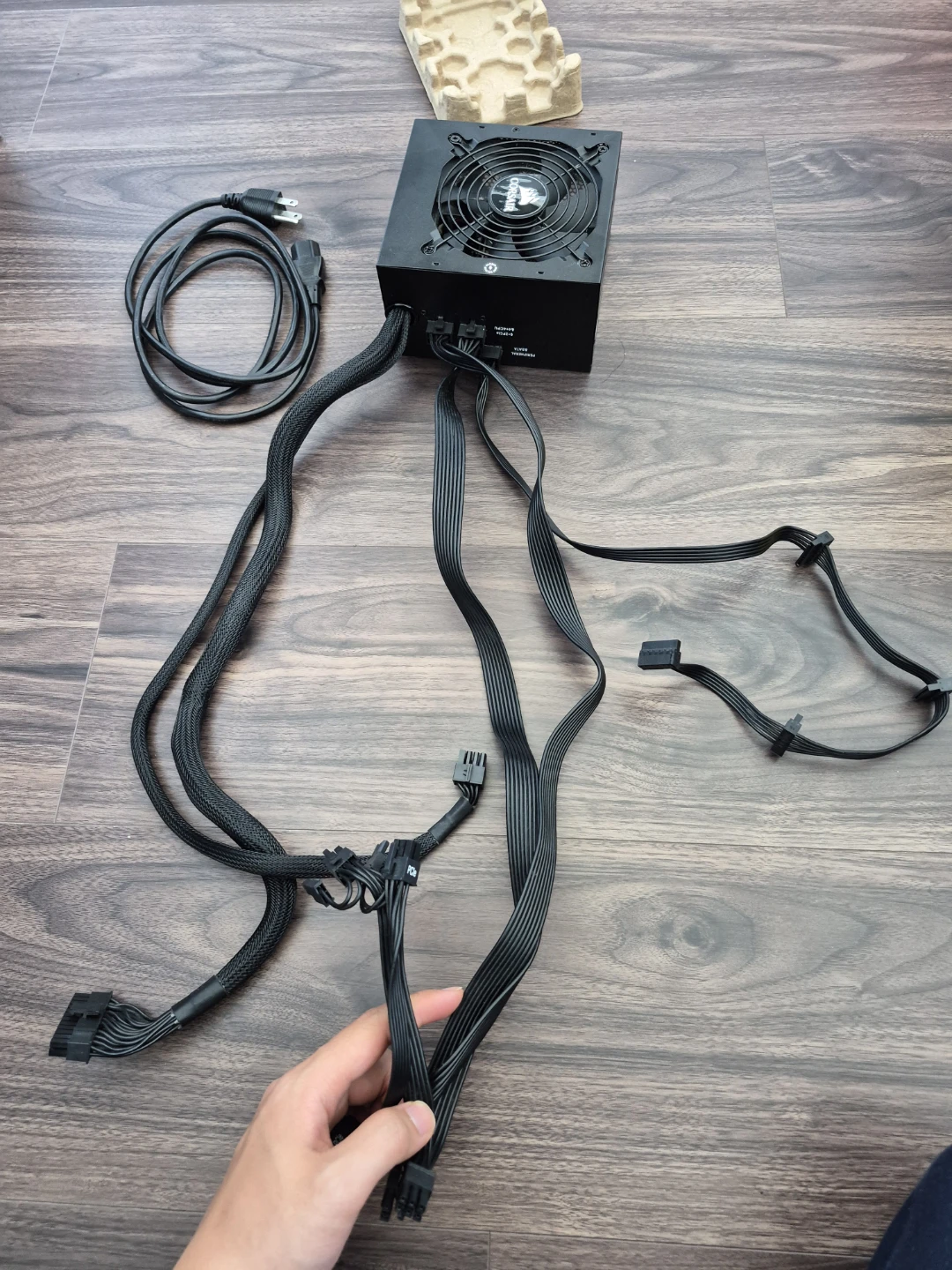 Corsair CX650M Power Supply - photo 4