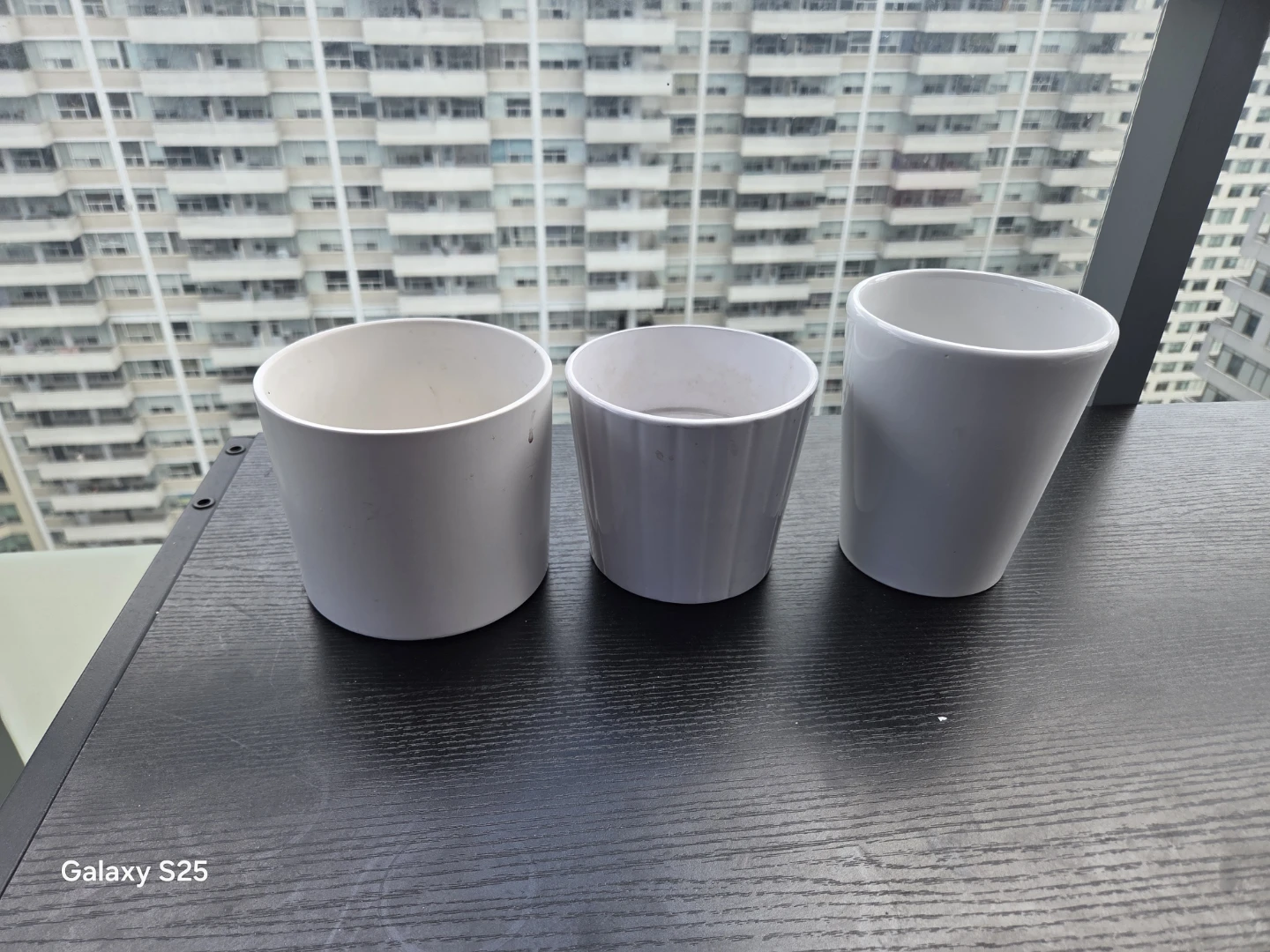 Set of 3 White Ceramic Planters - photo 2