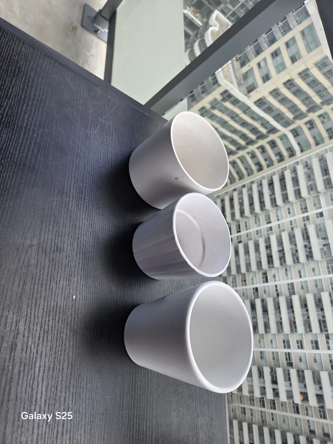 Set of 3 White Ceramic Planters - photo 4