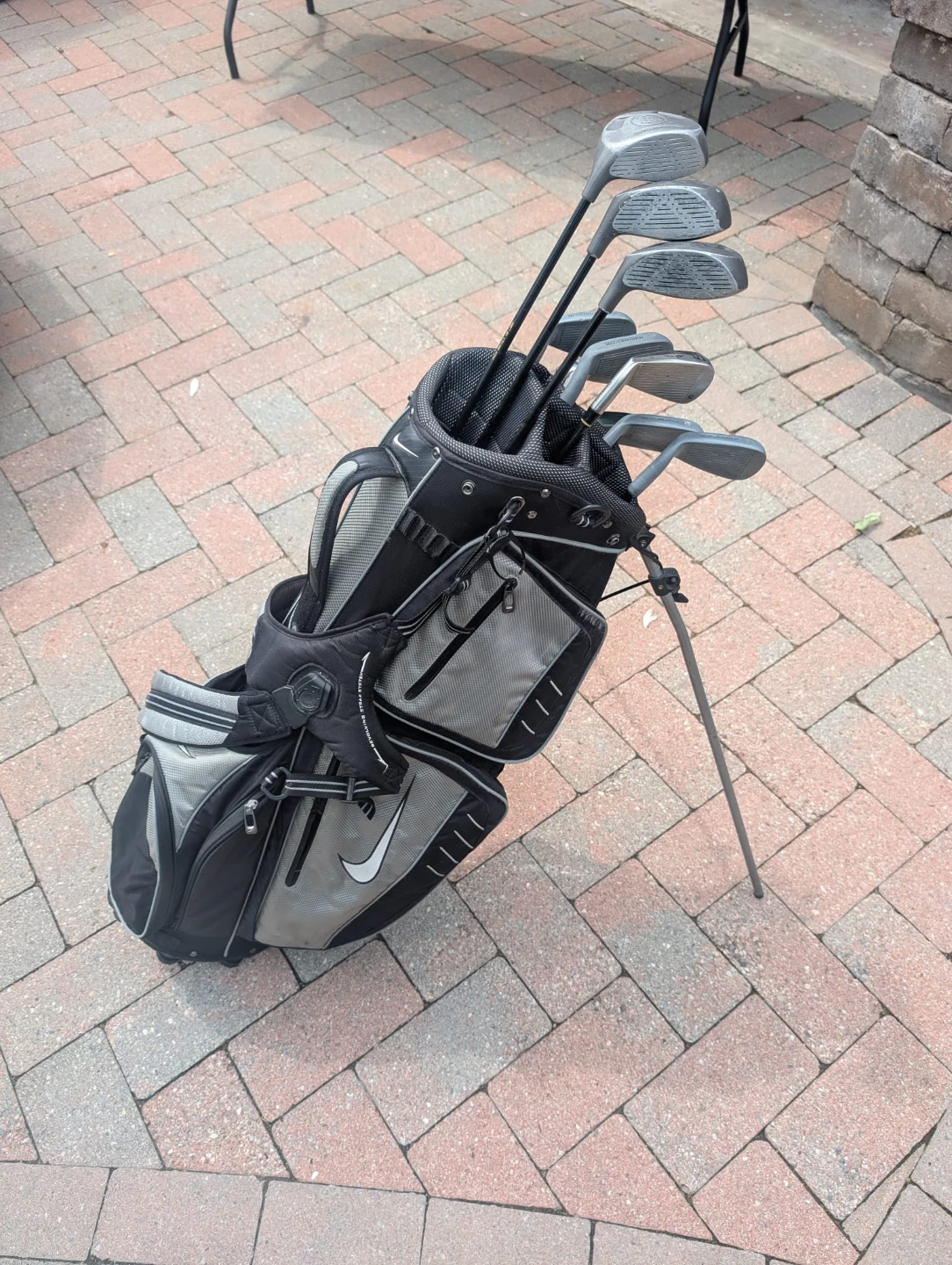 Men's Golf Club Set with Nike Bag - right handed
