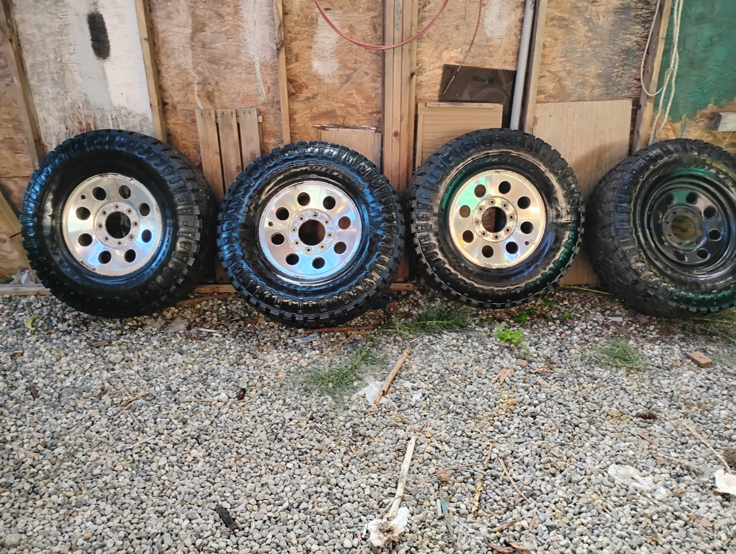 Truck tires on 8 bolt Ford rims - photo 2