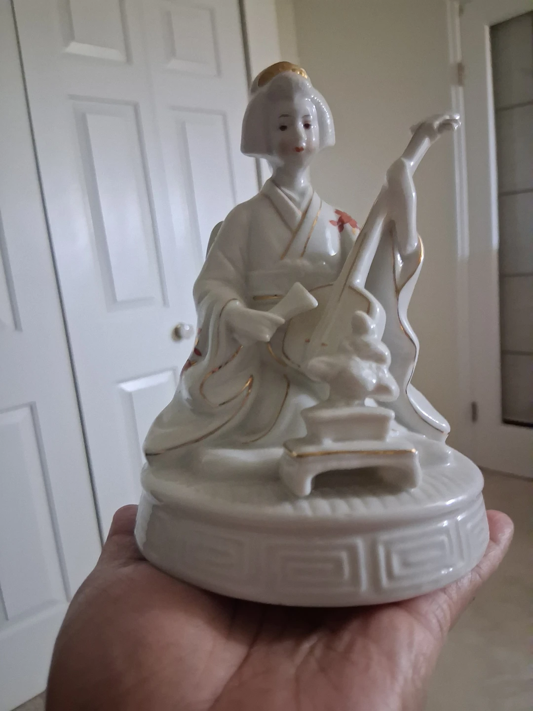 Vintage Ceramic Geisha Figurine with Instrument - photo 4