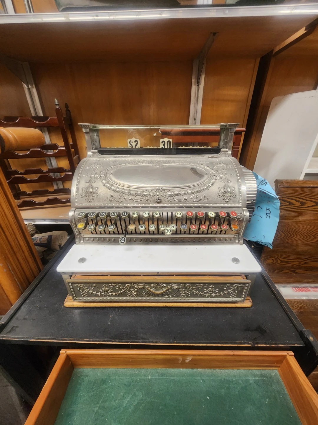 Indoor/outdoor yard sale (antiques)