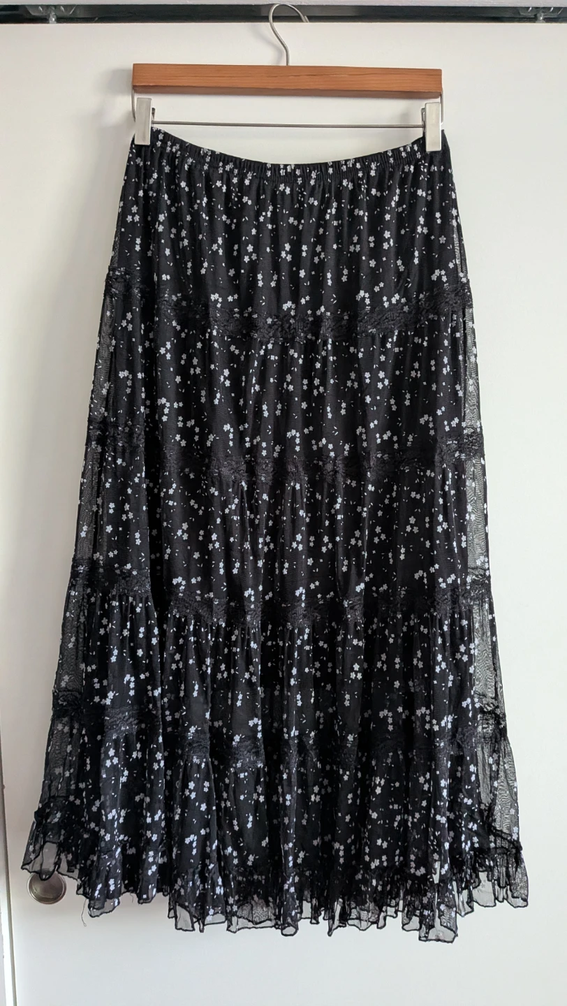 Skirt - Black floral print - mesh