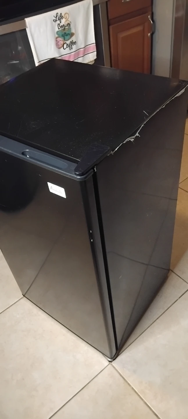 Black Compact Mini Fridge - photo 3